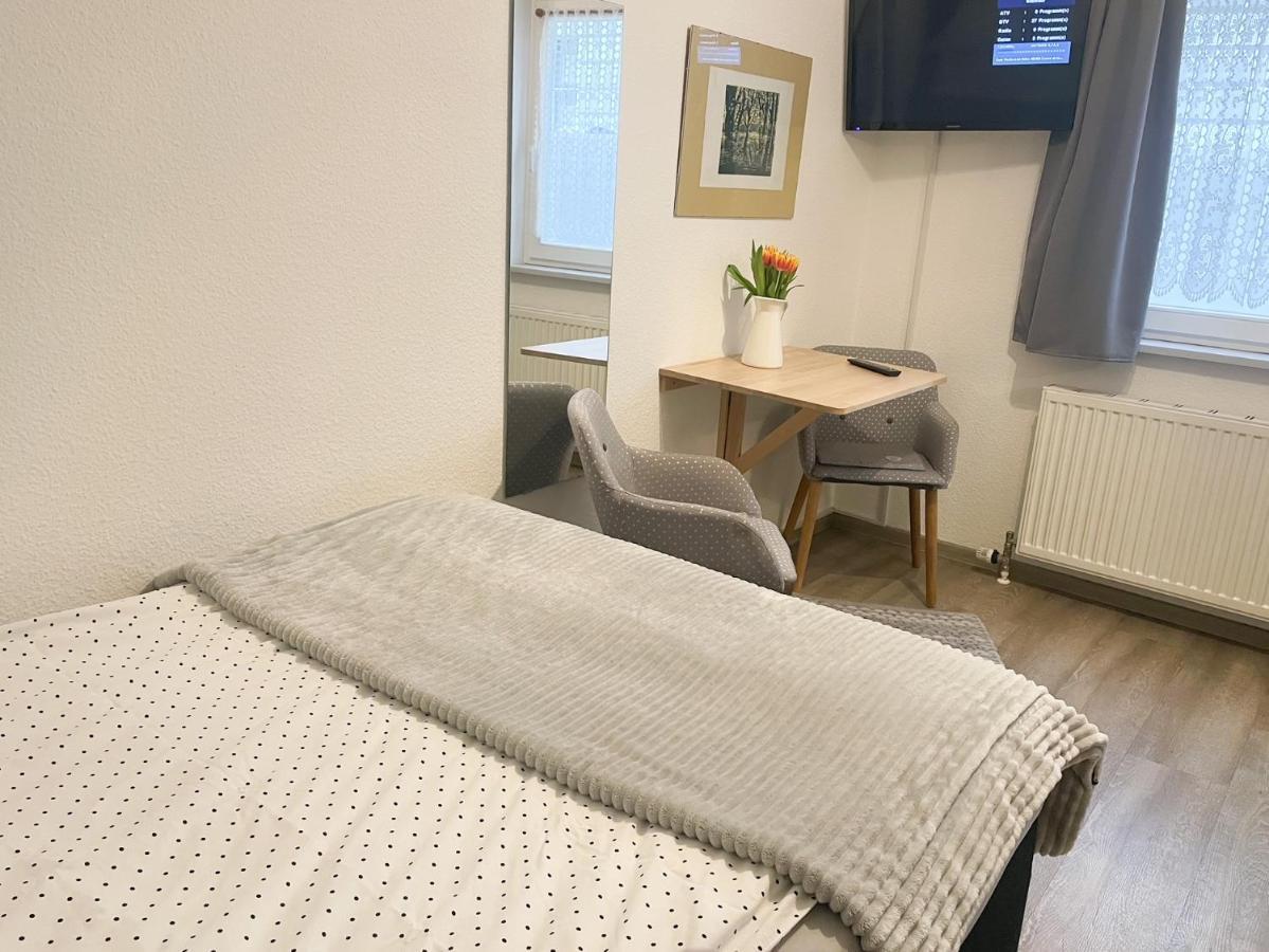 Ferienzimmer Adalonia Hotel Грайфсвалд Екстериор снимка